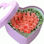 Heart shape Valentines Day flower arragement idea