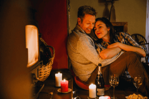 10 Stay at Home Date Ideas for Couples [Most Romantic]